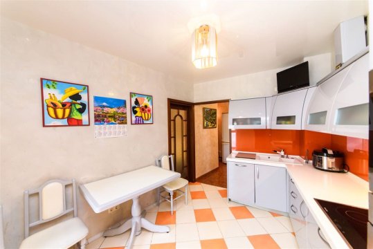 4-к квартира, 3/4 эт., 93м²