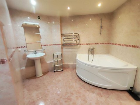 3-к квартира, 8/10 эт., 89м²