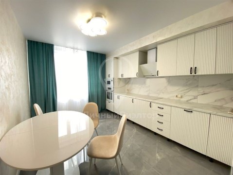 1-к квартира, 10/17 эт., 50м²